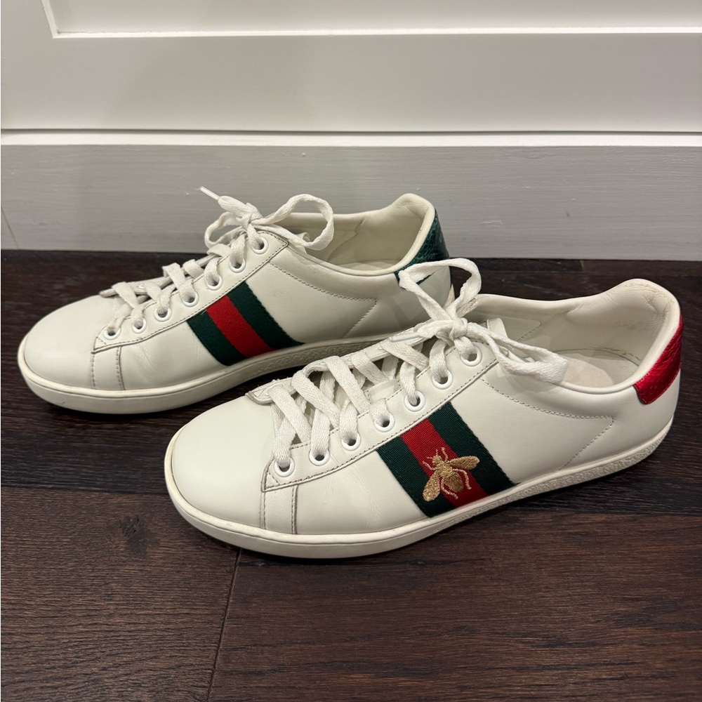 Gucci White Leather Sneakers with Green and Red Web Stripe and Gold Bee